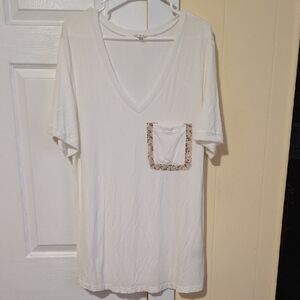 POL White V-Neck Tee with Floral Accent Pocket